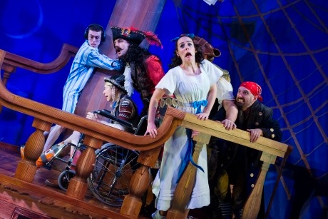  Peter Pan Goes Wrong Returns To West End %7C Group Theatre News %7C The cast of Peter Pan Goes Wrong - photo by Alastair Muir 